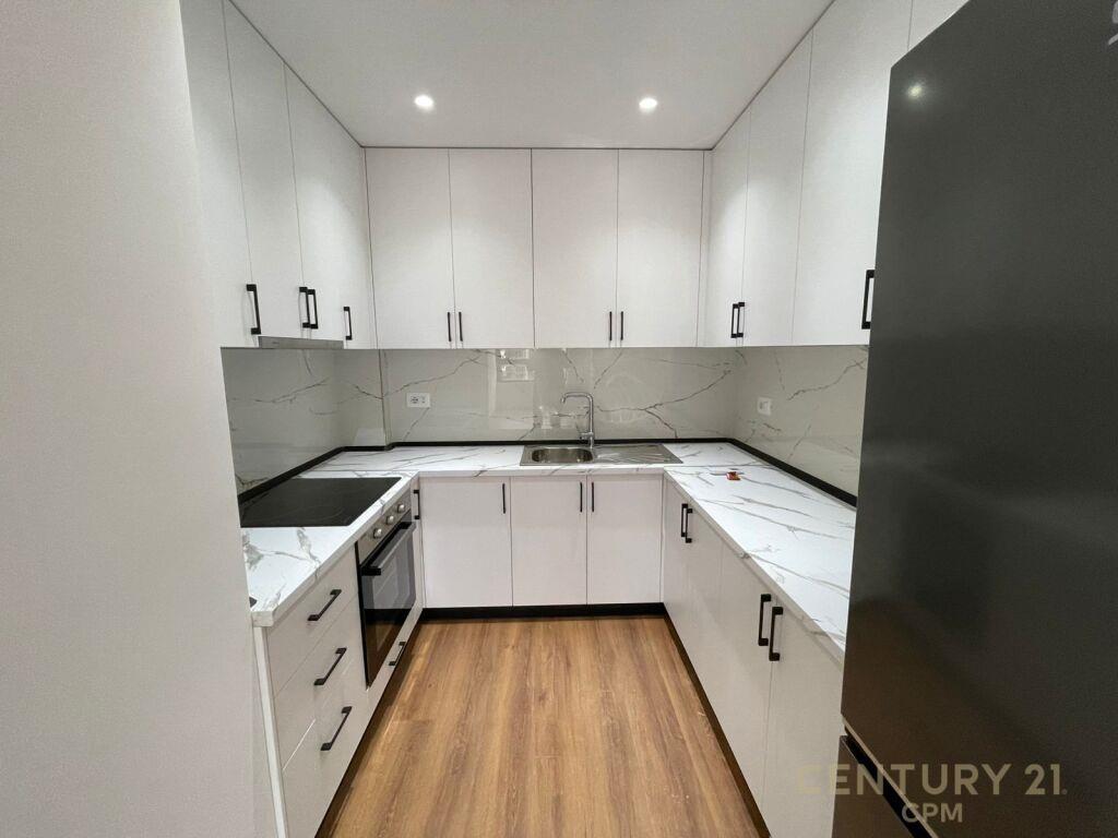 Apartament 1+1+ Post Parkimi për Qira Te Ali Demi