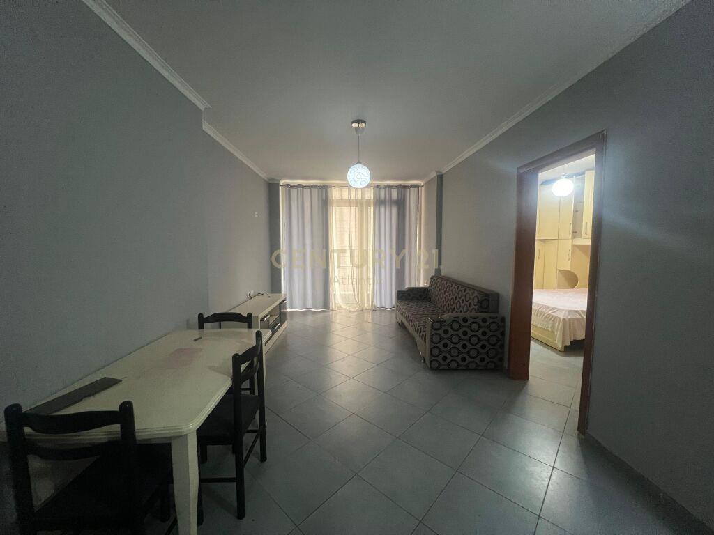 JEPET ME QIRA APARTAMENT 1+1 PLAZH RROTA KUQE DURRES !