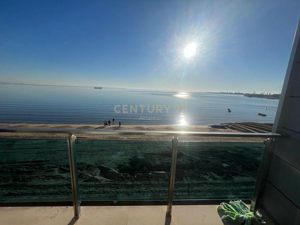 JEPET ME QIRA APARTAMENT 2+1 VIJE E PARE ME DETIN , PLAZH UR