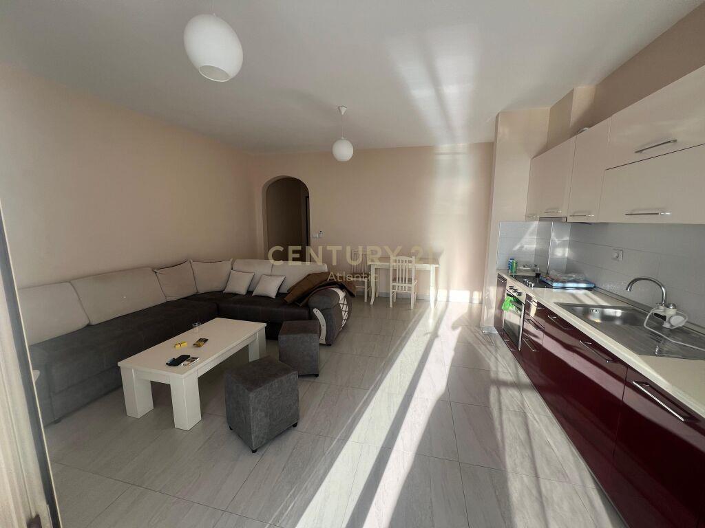 JEPET ME QIRA APARTAMENT 2+1 VIJE E PARE ME DETIN , PLAZH UR