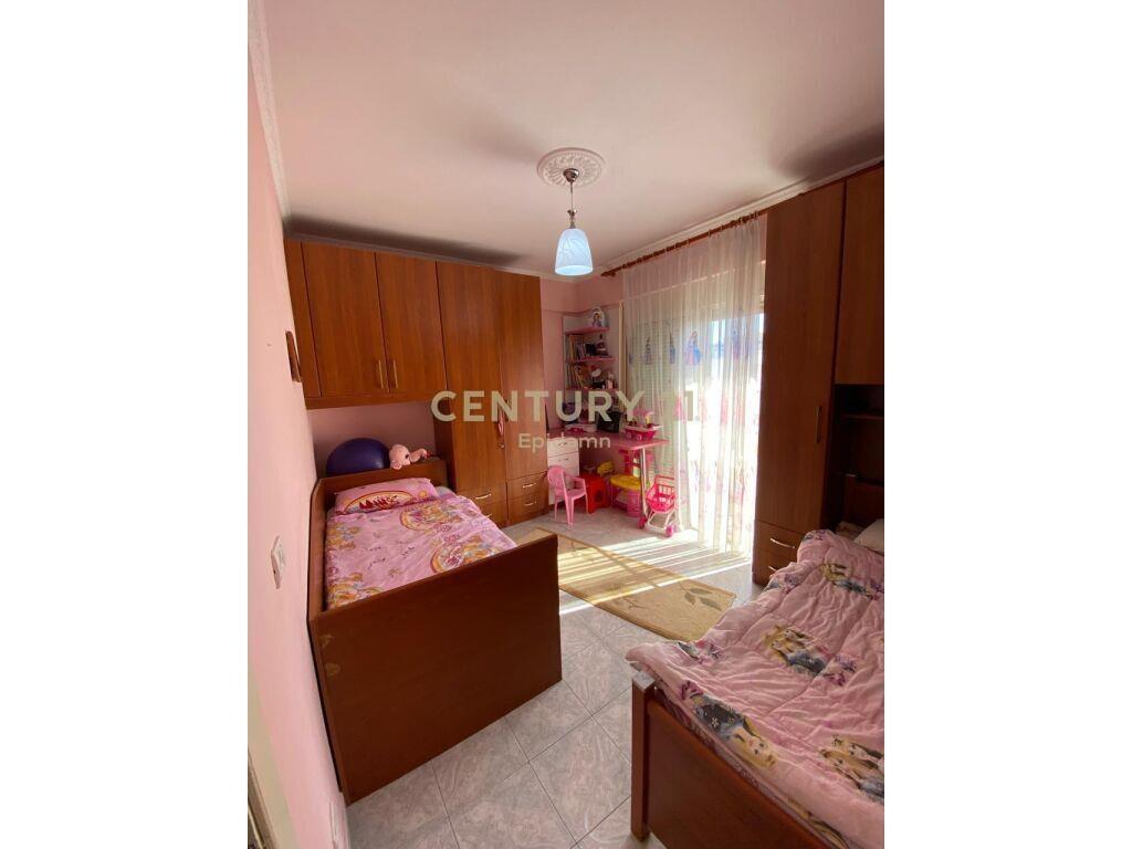 Apartament 2+1+2 me qira prane Spitalit, Durrës – !!