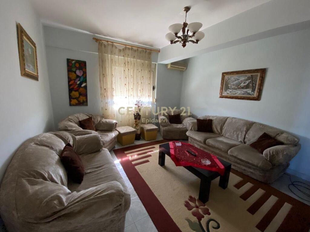 Apartament 2+1+2 me qira prane Spitalit, Durrës – !!