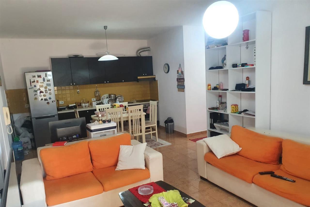 Jepet apartament 2+1 me qira tek Pazari i R