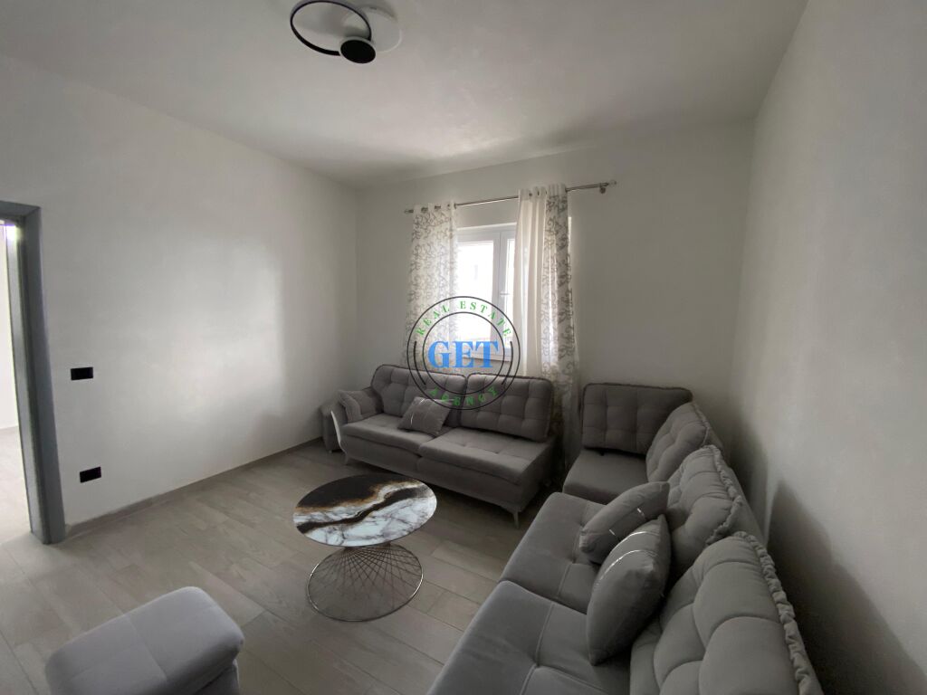 Shitet, Shtëpi Private 2-Katëshe, Shkozet