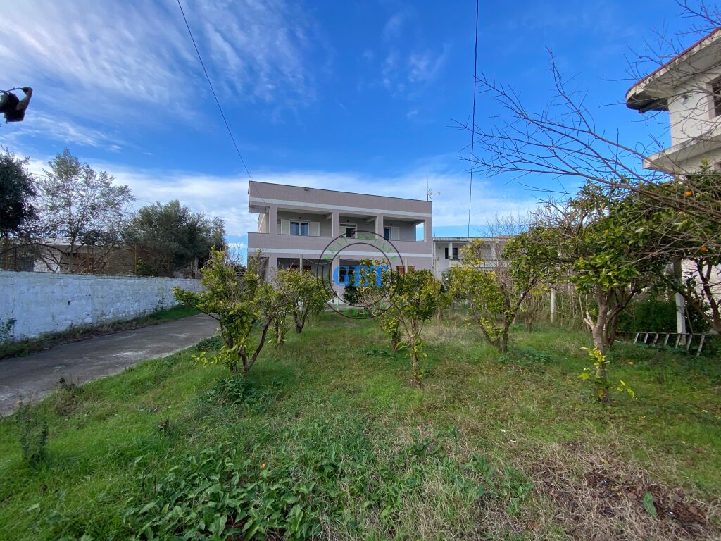 Shitet, Shtëpi Private 2-Katëshe, Shkozet