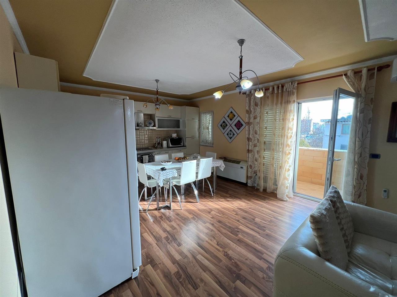 Shitet ap 3+1+2 tualete+3 ballkone+1 depo