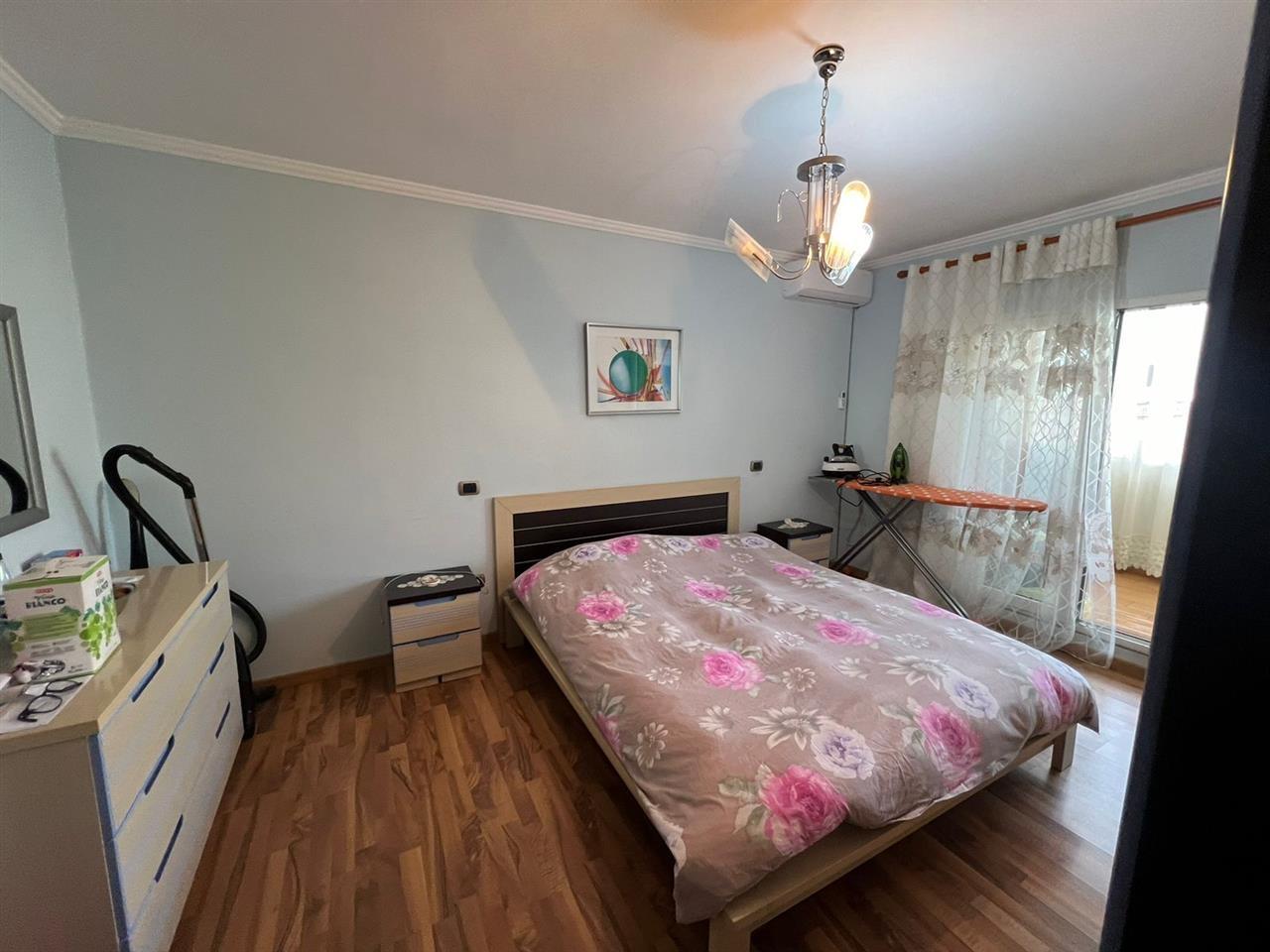 Shitet ap 3+1+2 tualete+3 ballkone+1 depo