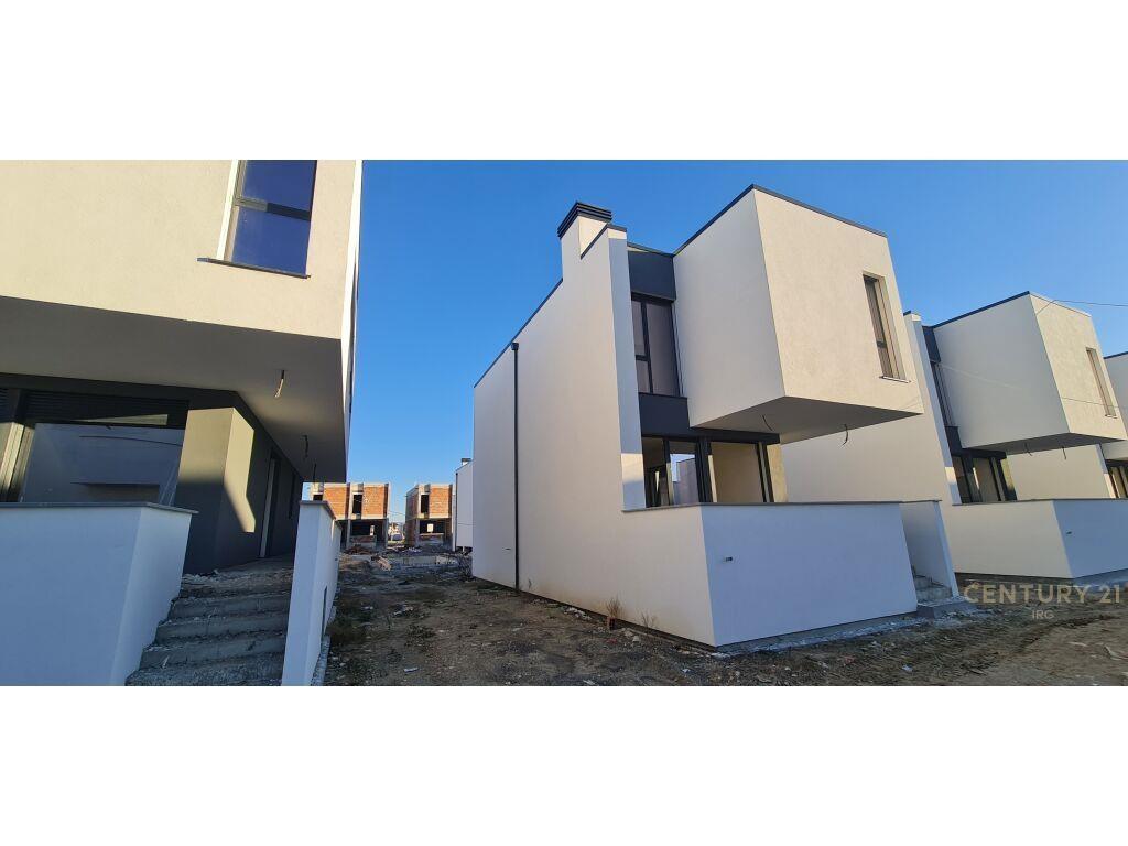 VILE TE TURQUOISE MARINA, GJIRI I LALEZIT!