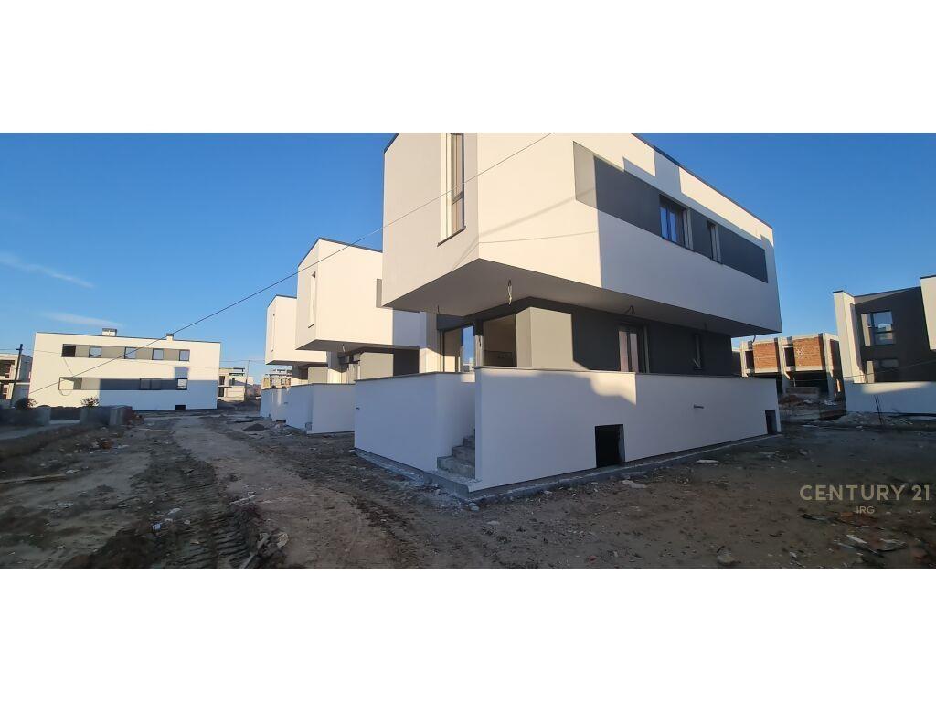 VILE TE TURQUOISE MARINA, GJIRI I LALEZIT!