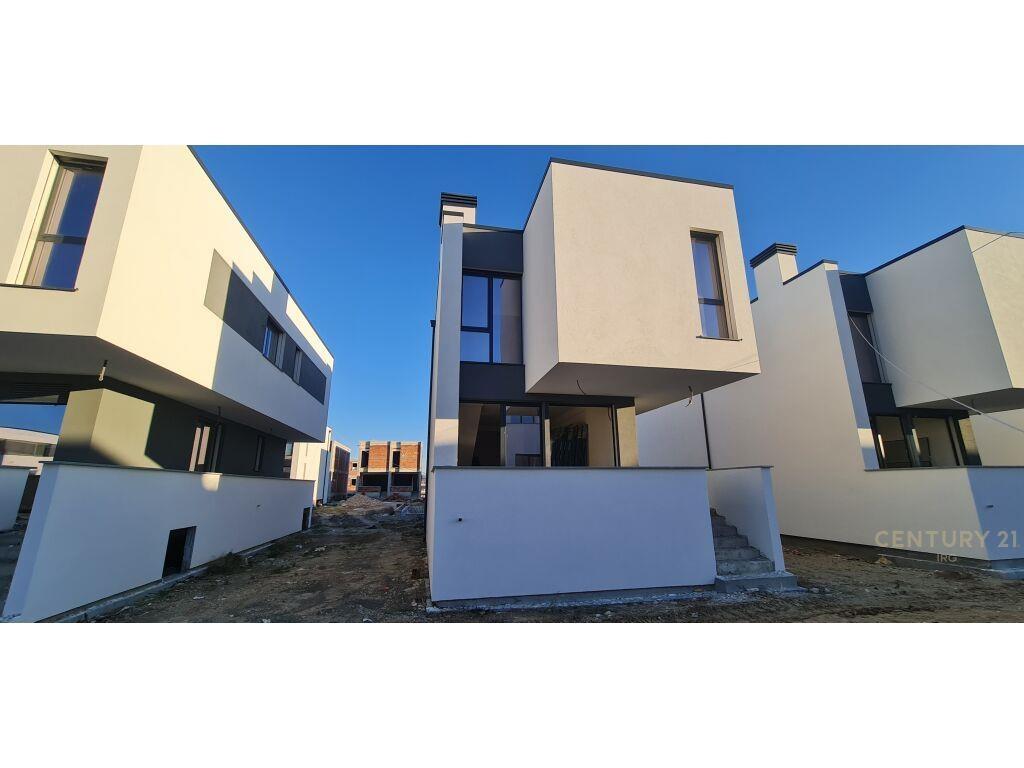 VILE TE TURQUOISE MARINA, GJIRI I LALEZIT!