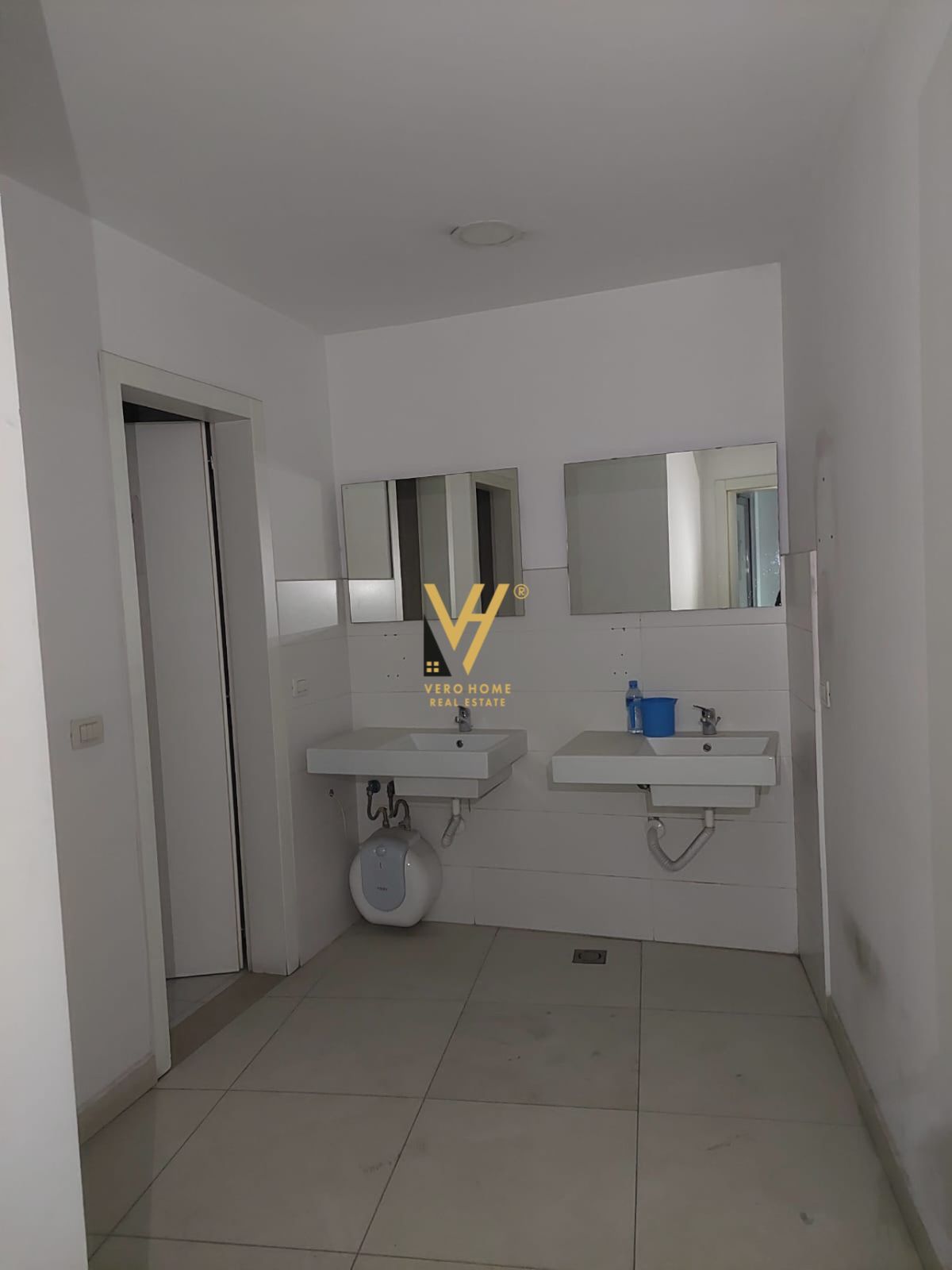 230 M2 ME QERA TE PALLATI ME SHIGJETA 2.800 EURO