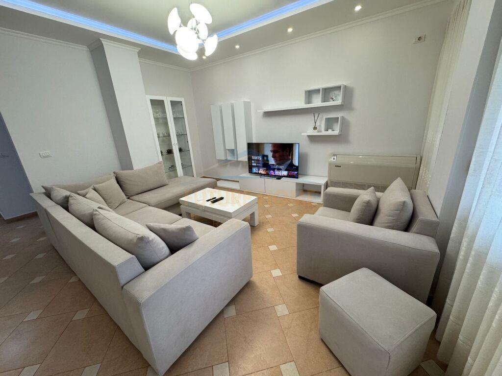 Qera, Apartament 2+1+2, Rruga e Dibres.