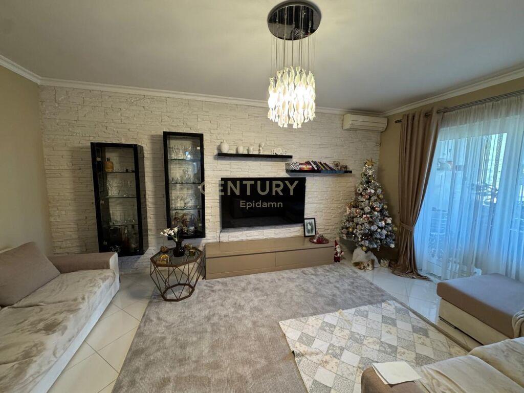 Exclusive !! Shitet super apartament 2+1+2 + Garazhd , në Vo