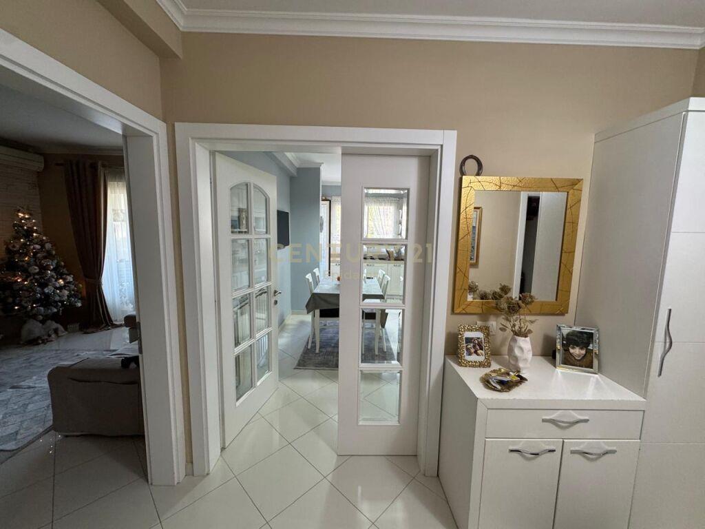 Exclusive !! Shitet super apartament 2+1+2 + Garazhd , në Vo