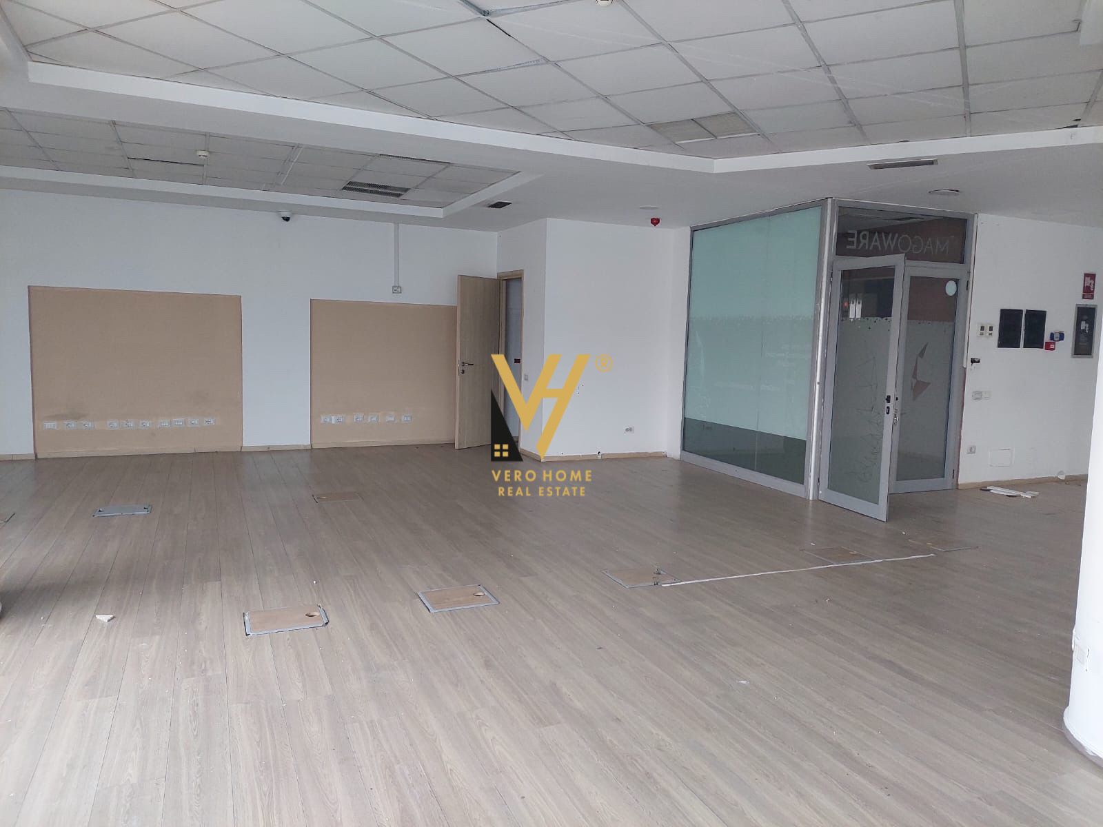 230M2 TE PALLATI ME SHIGJETA 2.600 EURO