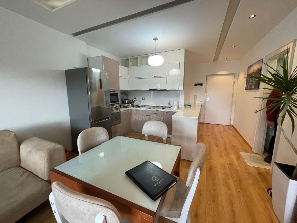 SHITET APARTAMENT 2+1 PRANE MUZEUMIT!