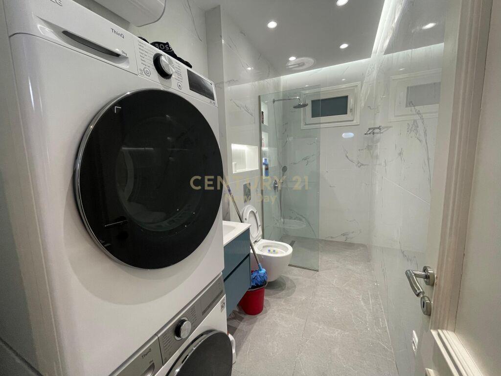 SHITET APARTAMENT 2+1 PRANE MUZEUMIT!