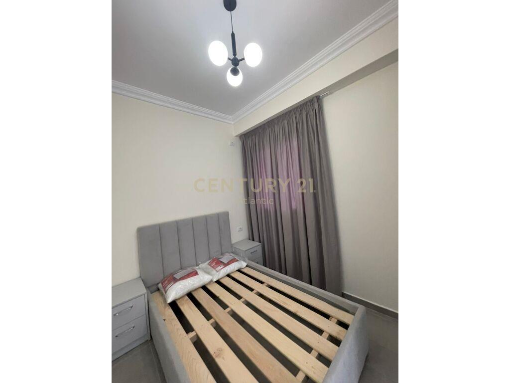 Jepet me qera kati 2-te i nje vile 4-teshe ne spitall