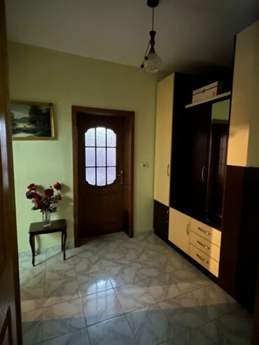 me qera Apartamenti2+1rruga Kongresi Manastirit