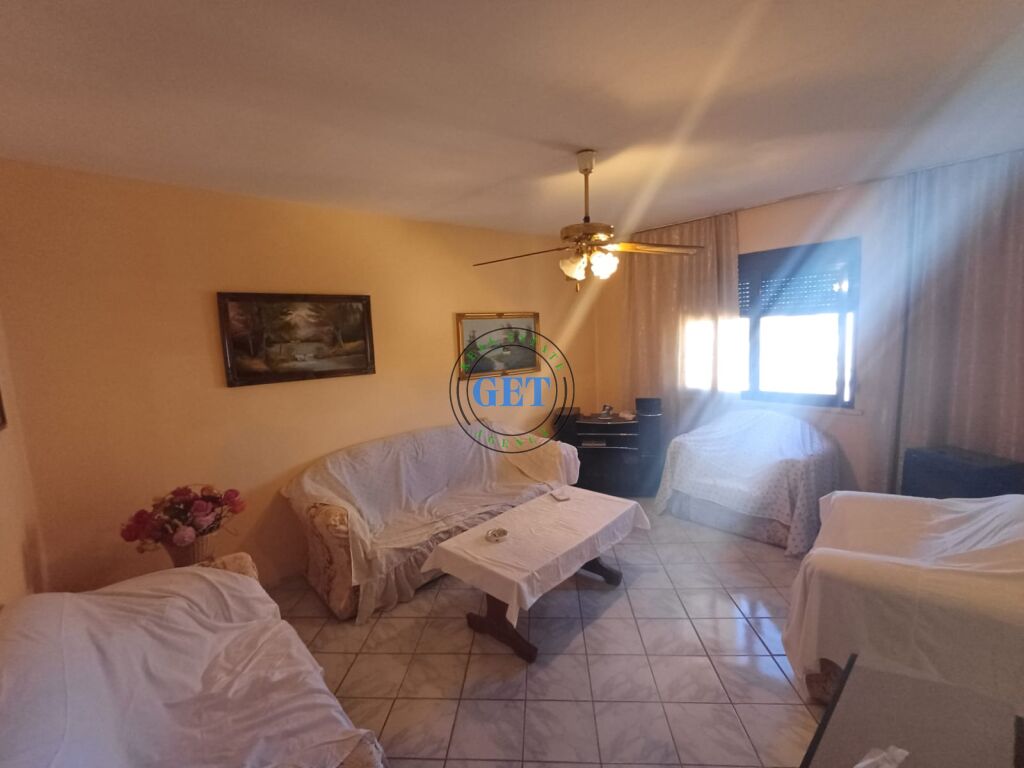 Shitet Apartament 2+1,Prane Shkolles “Qemal Mici