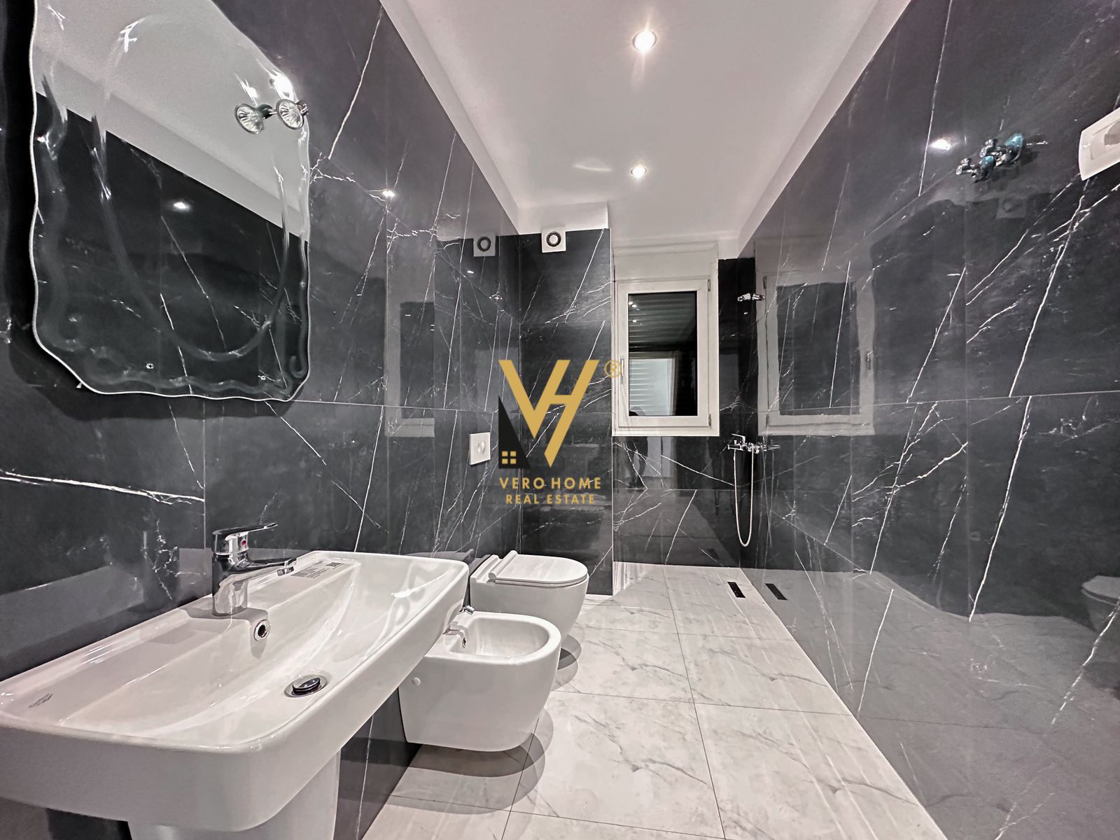 140M2 TEK RR.KOSOVAREVE 1.300 EURO