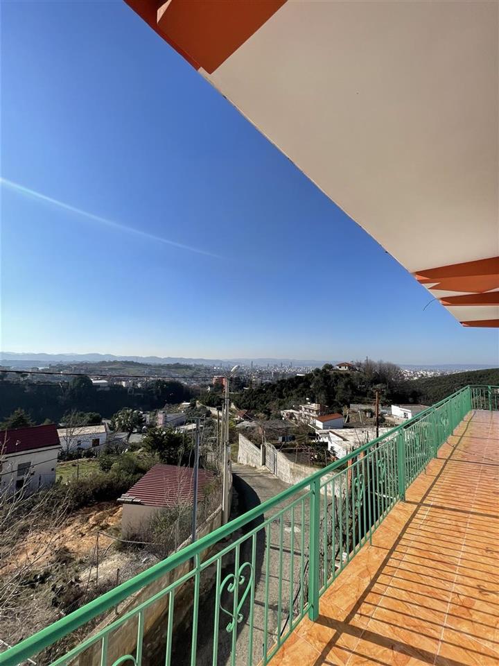 Jep shtepi me qera 1+1