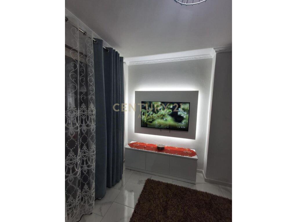 JEPET ME QIRA APARTAMENT 2+1 RROTA KUQEE PLAZH DURRES !