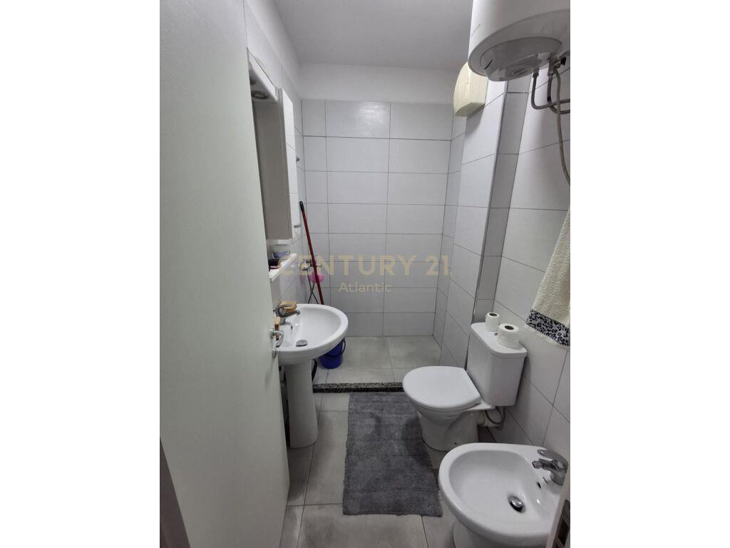 JEPET ME QIRA APARTAMENT 2+1 RROTA KUQEE PLAZH DURRES !