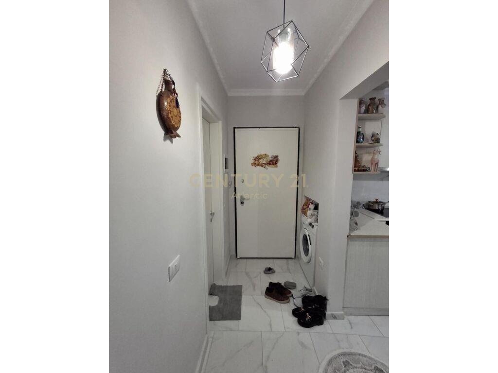 JEPET ME QIRA APARTAMENT 2+1 RROTA KUQEE PLAZH DURRES !