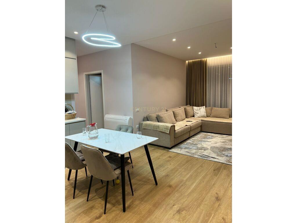 Apartament 2+1+2 + Post Parkimi për Qira Tek Siri Kodra