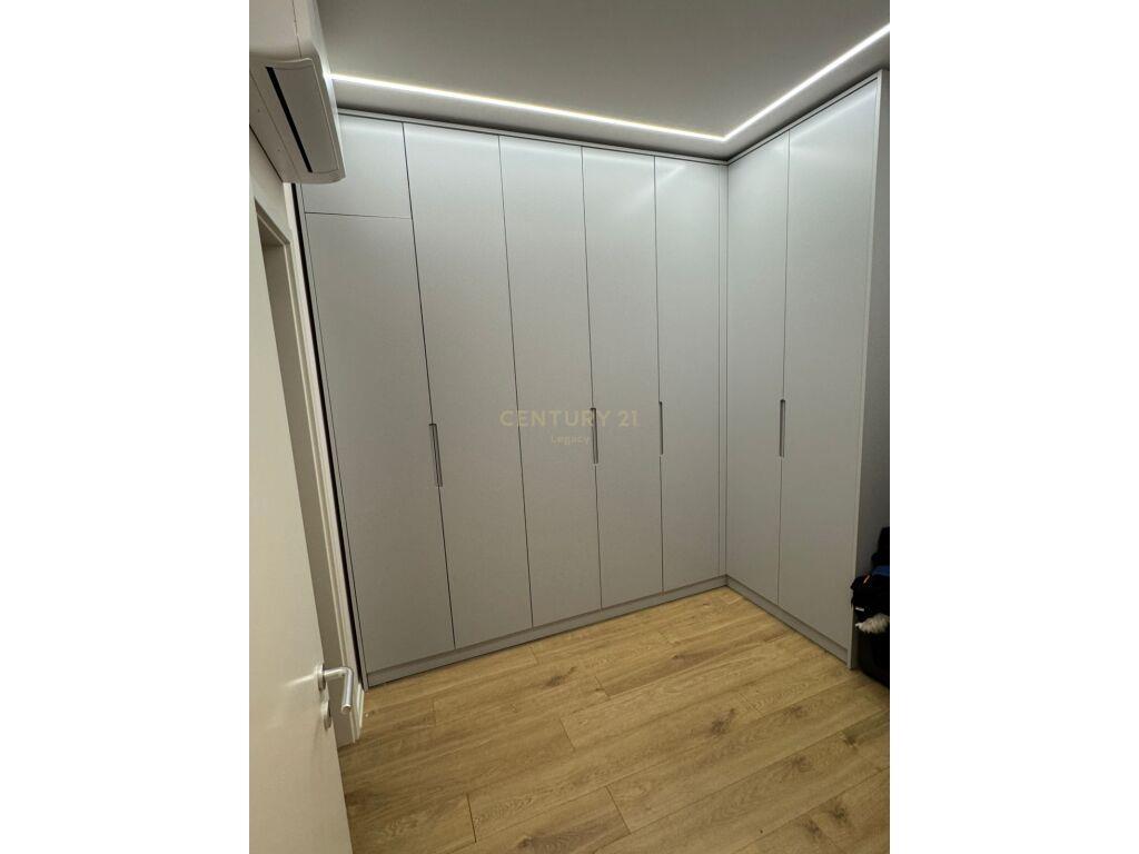 Apartament 2+1+2 + Post Parkimi për Qira Tek Siri Kodra