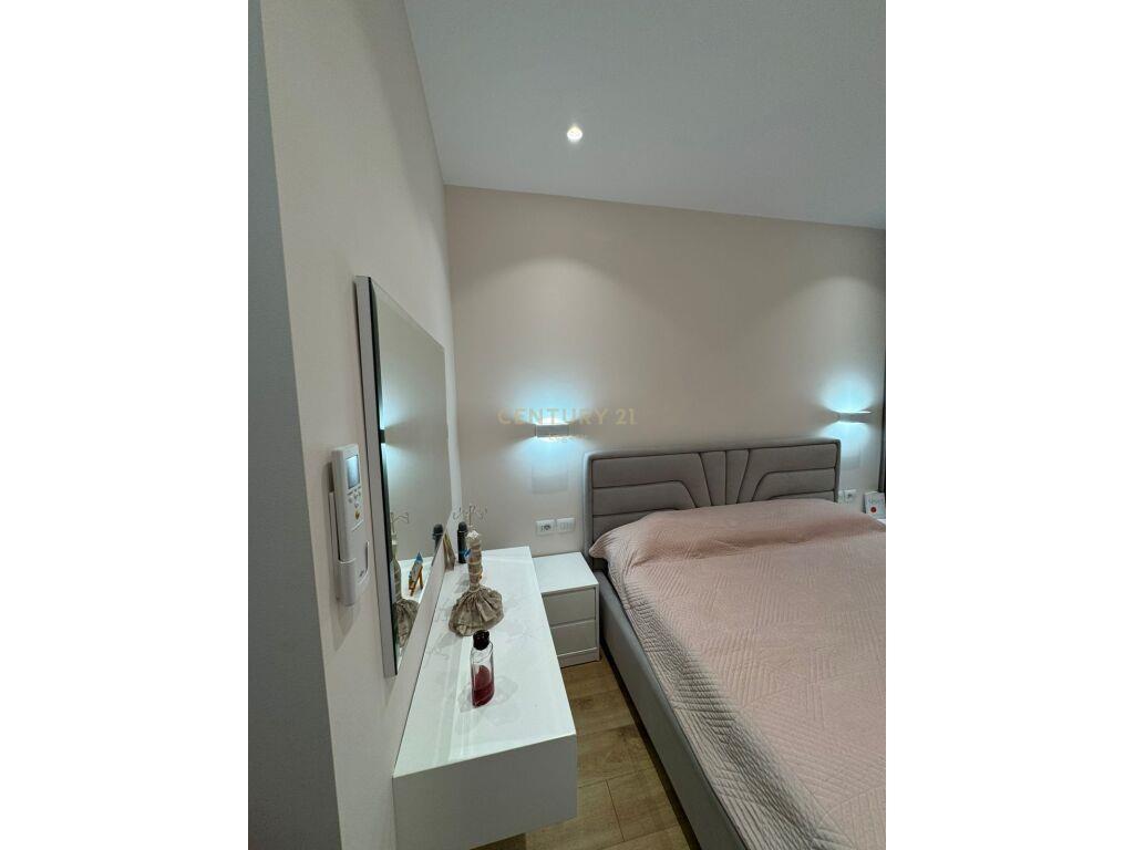 Apartament 2+1+2 + Post Parkimi për Qira Tek Siri Kodra