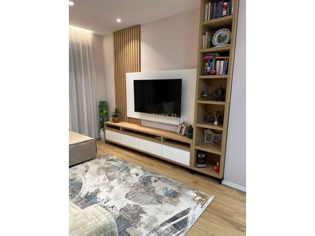 Apartament 2+1+2 + Post Parkimi për Qira Tek Siri Kodra