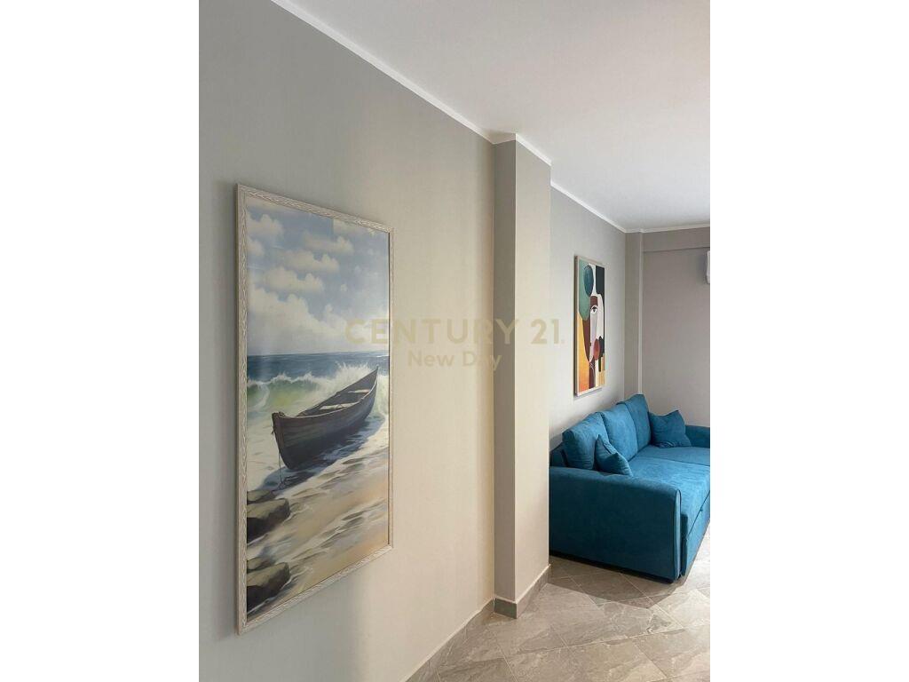 Shitet apartament 2+1 me pamje deti ne Plazh.