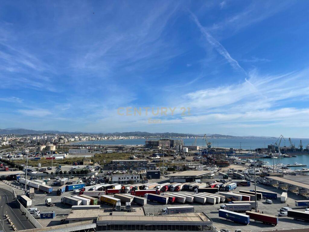 Apartament Pamje Deti për Shitje te Rruga e re e Portit, Dur