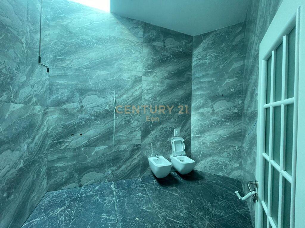 Apartament Pamje Deti për Shitje te Rruga e re e Portit, Dur