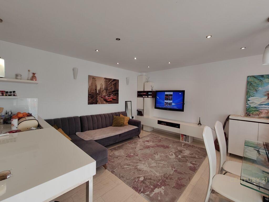 Qira Apartament 2+1 Myslym Shyri €800