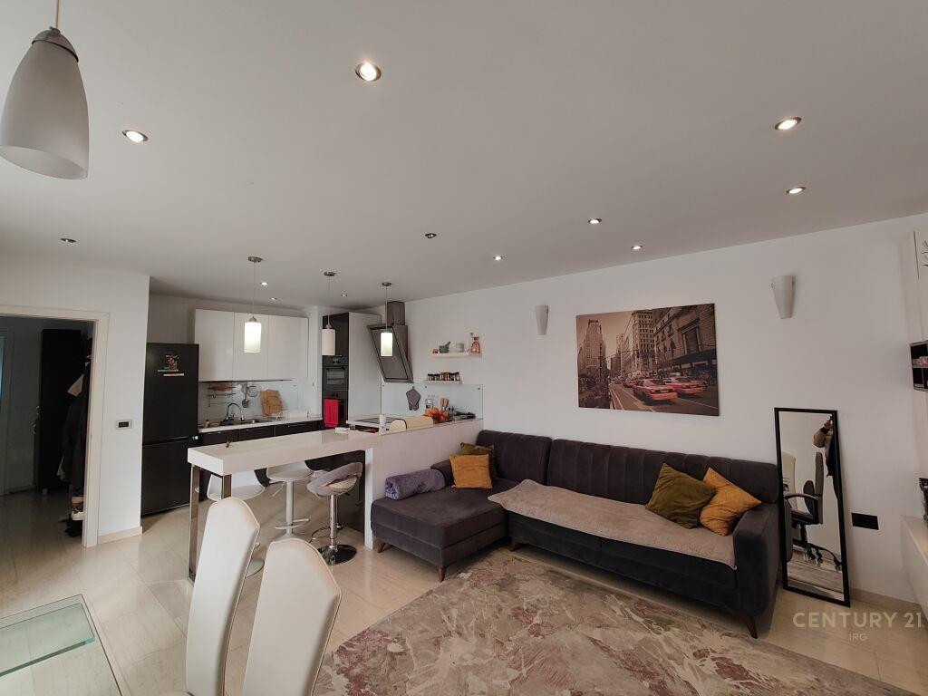 Qira Apartament 2+1 Myslym Shyri €800