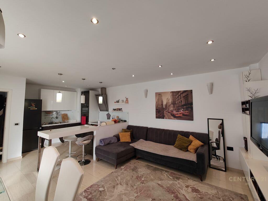 Qira Apartament 2+1 Myslym Shyri €800