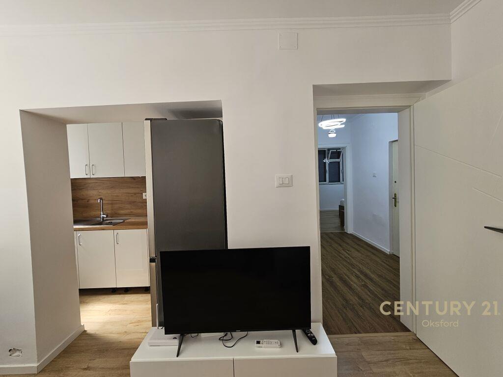 JEPET ME QIRA APARTAMENT 2+1 TEK 21 DHJETORI!