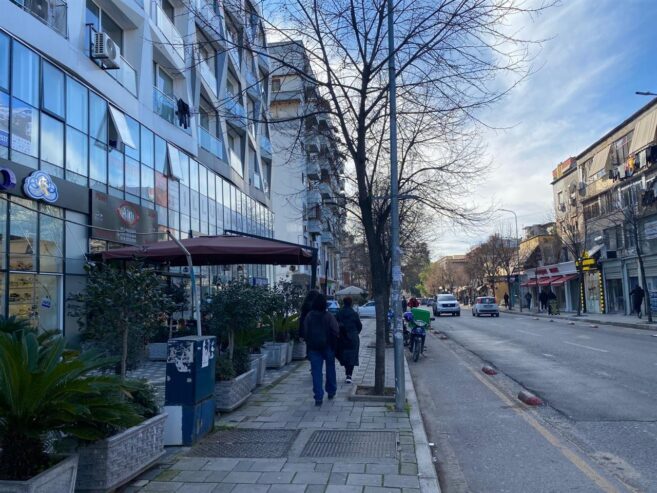 Shitet apartament 1+1 ne rrugen e Dibres Tirane