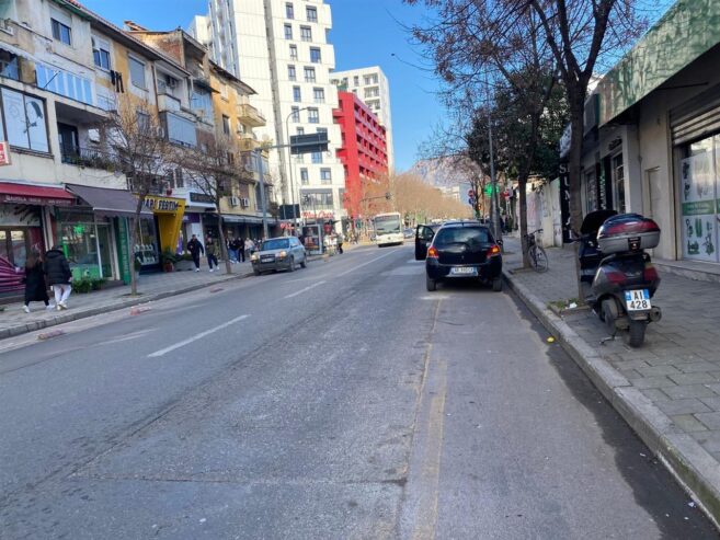 Shitet apartament 1+1 ne rrugen e Dibres Tirane