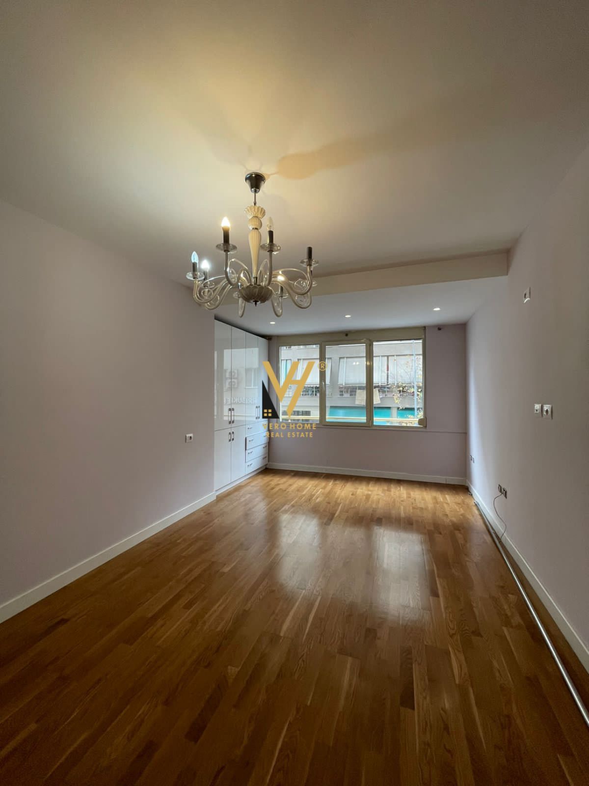 145 M2 ME QERA TE KOPSHTI ZOOLOGJIK 950 EURO