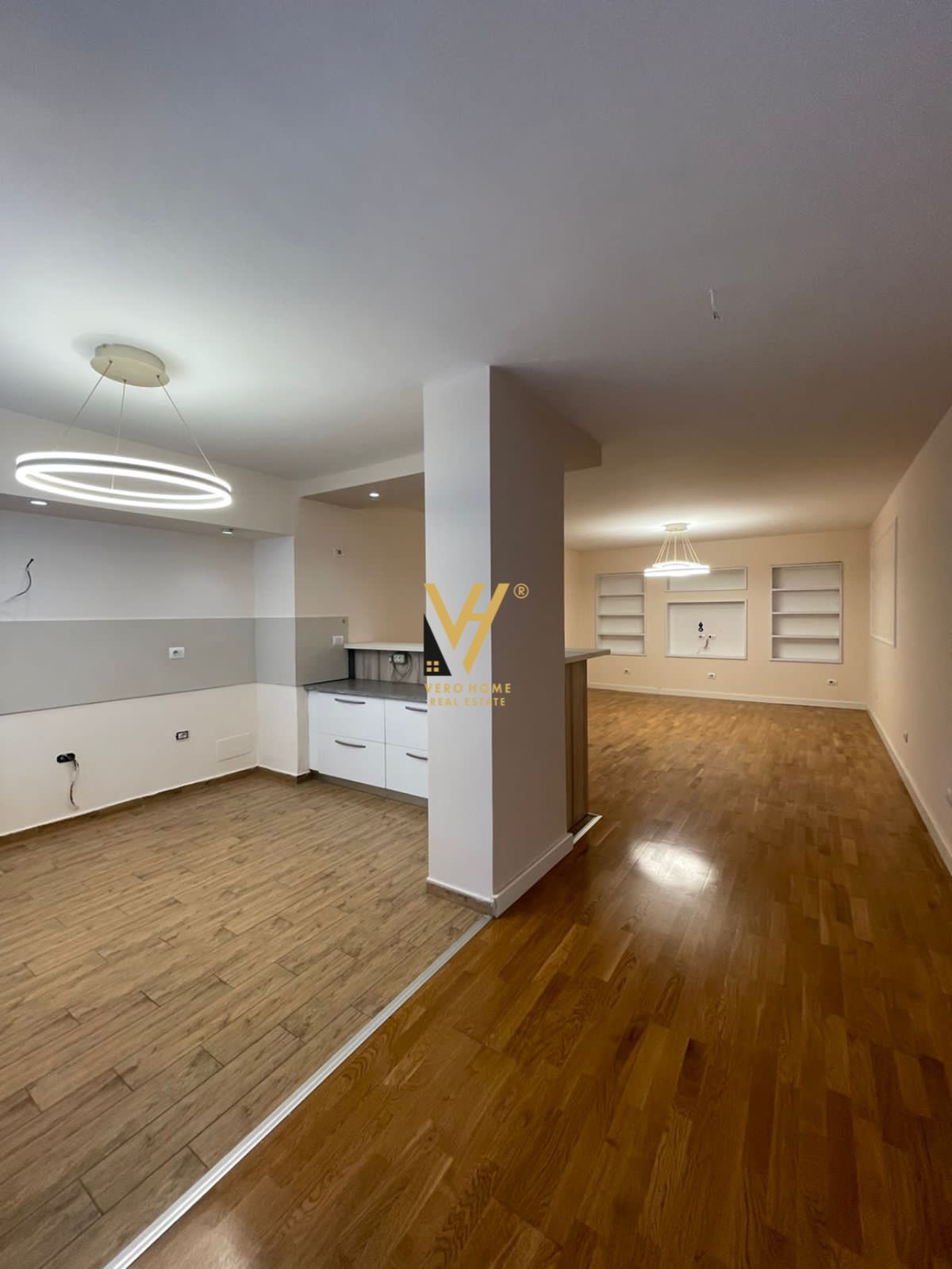 145 M2 ME QERA TE KOPSHTI ZOOLOGJIK 950 EURO