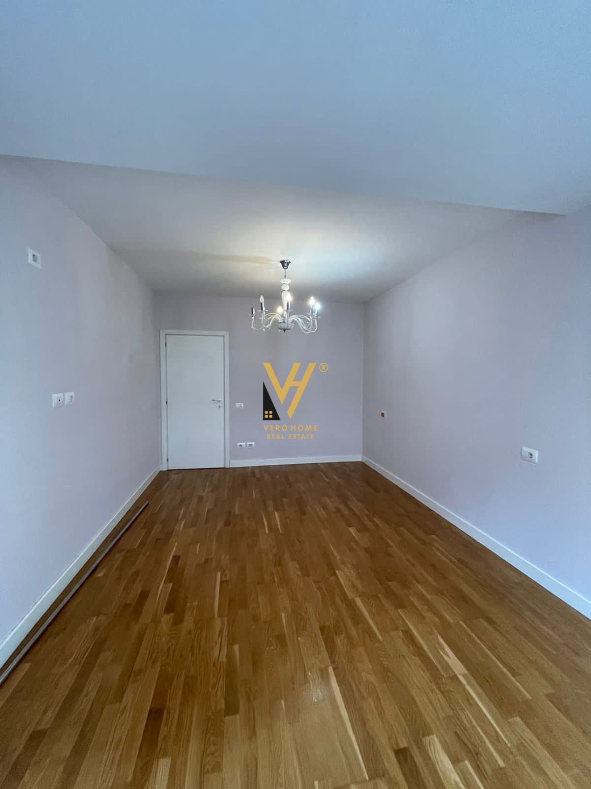 145 M2 ME QERA TE KOPSHTI ZOOLOGJIK 950 EURO