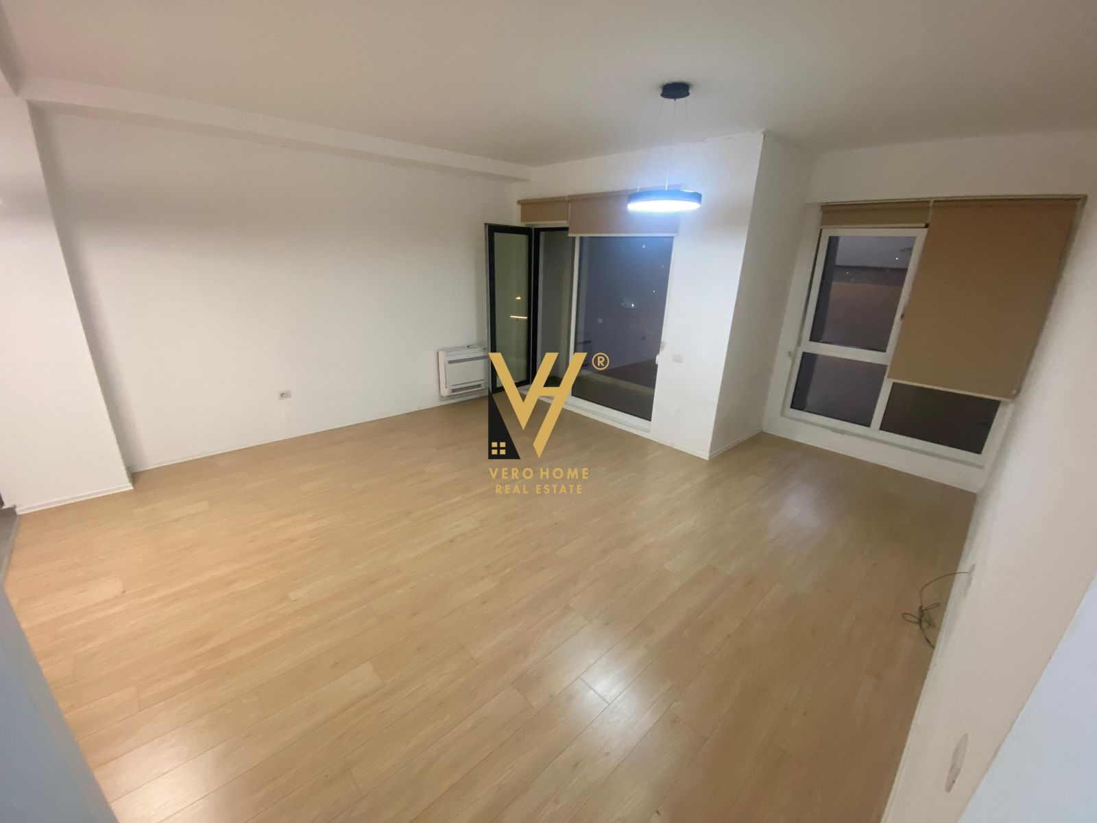 120 M2 ME QERA TE 21 DHJETORI 650 EURO