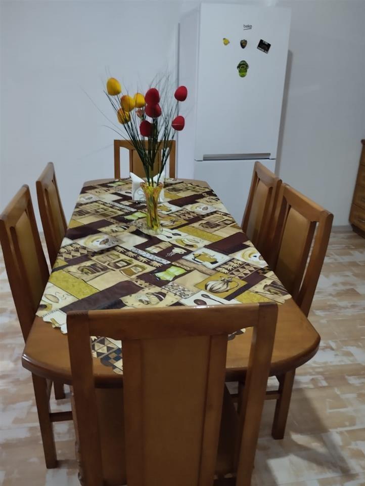 2+1 me qera afer piceri 2 engjejt