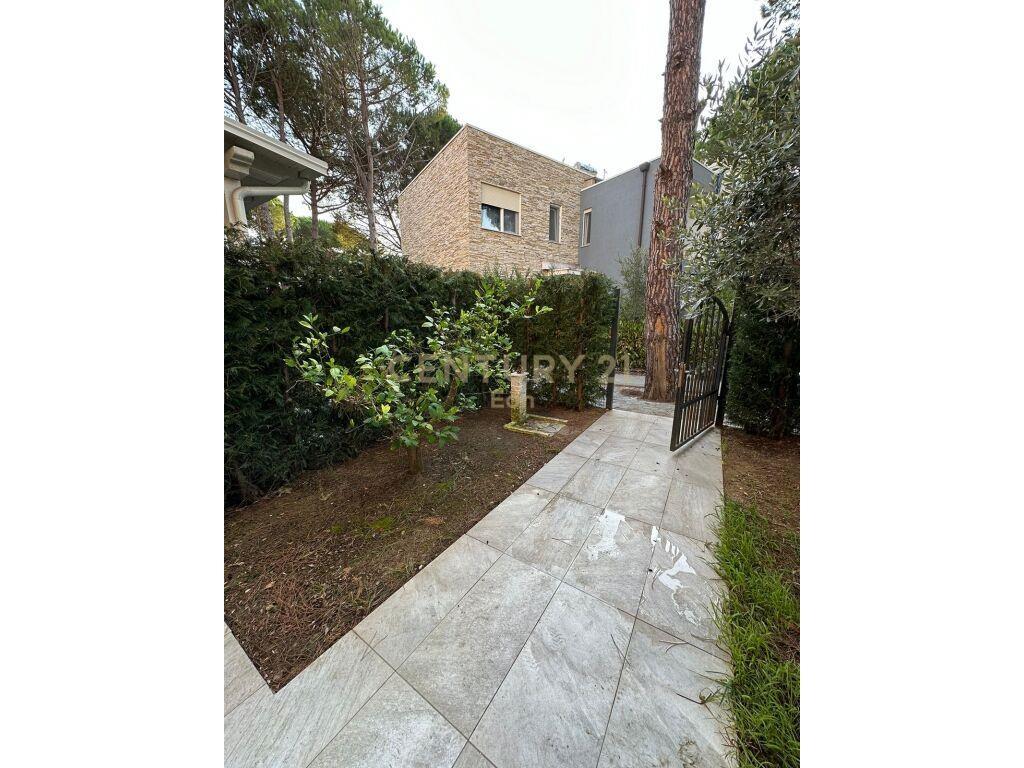 APARTAMENT 2+1 ME OBORR TEK KOMPLEKSI LURA 3, GJIRI I LALEZI