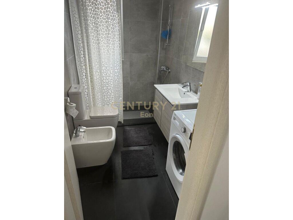 APARTAMENT 2+1 ME OBORR TEK KOMPLEKSI LURA 3, GJIRI I LALEZI