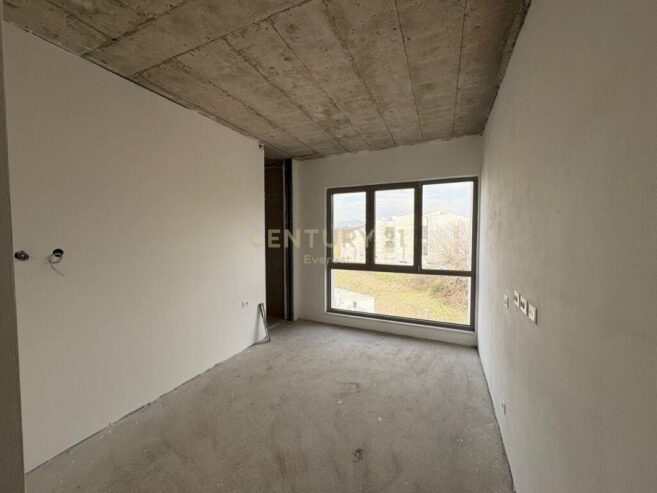 LIQENI I THATE (GREEN VALLEY), SHESIM APARTAMENT 2+1+2